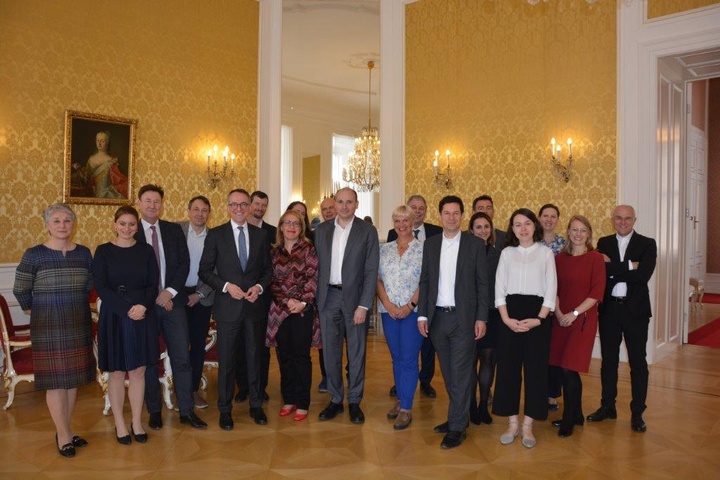 Gruppenfoto: Besuch des tschechischen Obersten Verwaltungsgerichts